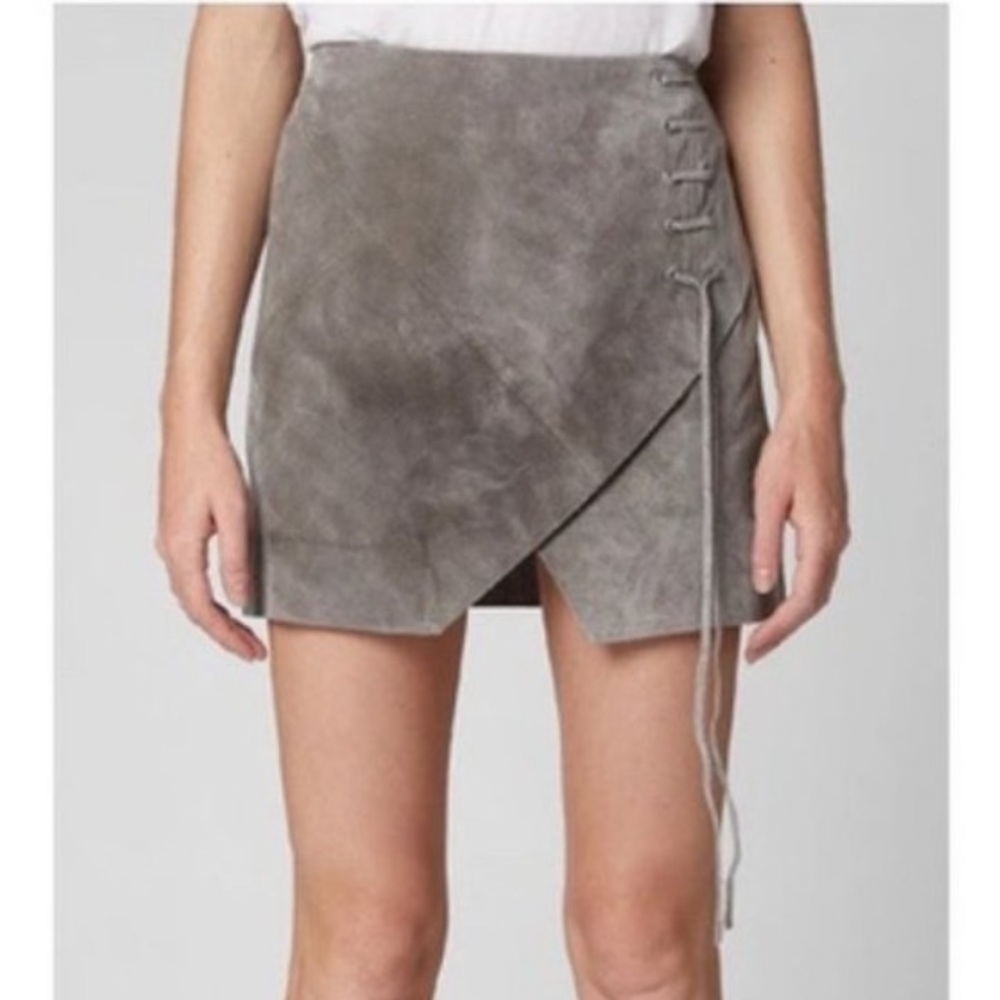 ✨ NEW ✨ Blank NYC lace up suede mini skirt